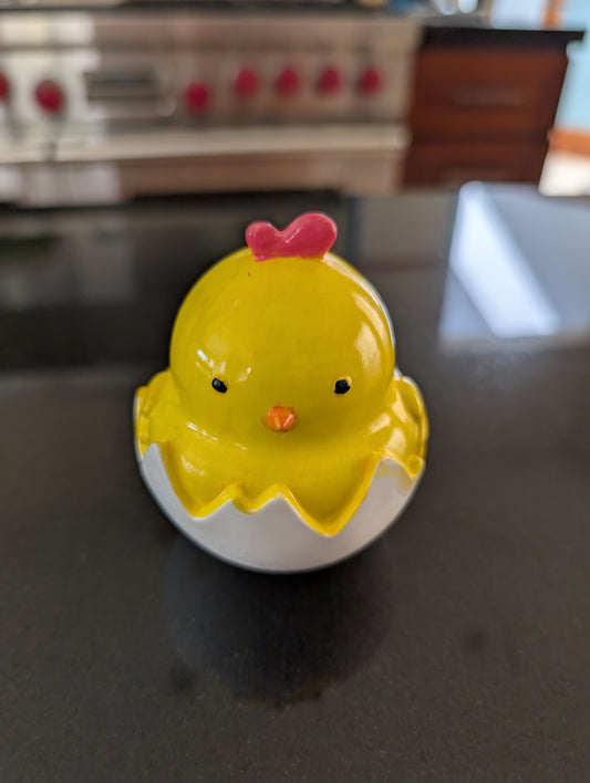 Knickknack - Resin Chick in egg trinket