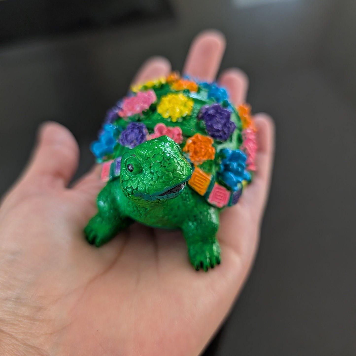 Knickknack - Resin Turtle with flowers