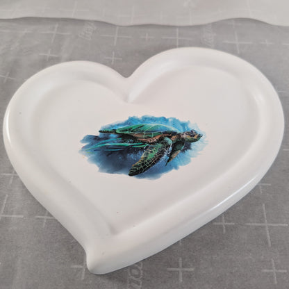 Knickknack - Resin large irregular heart tray