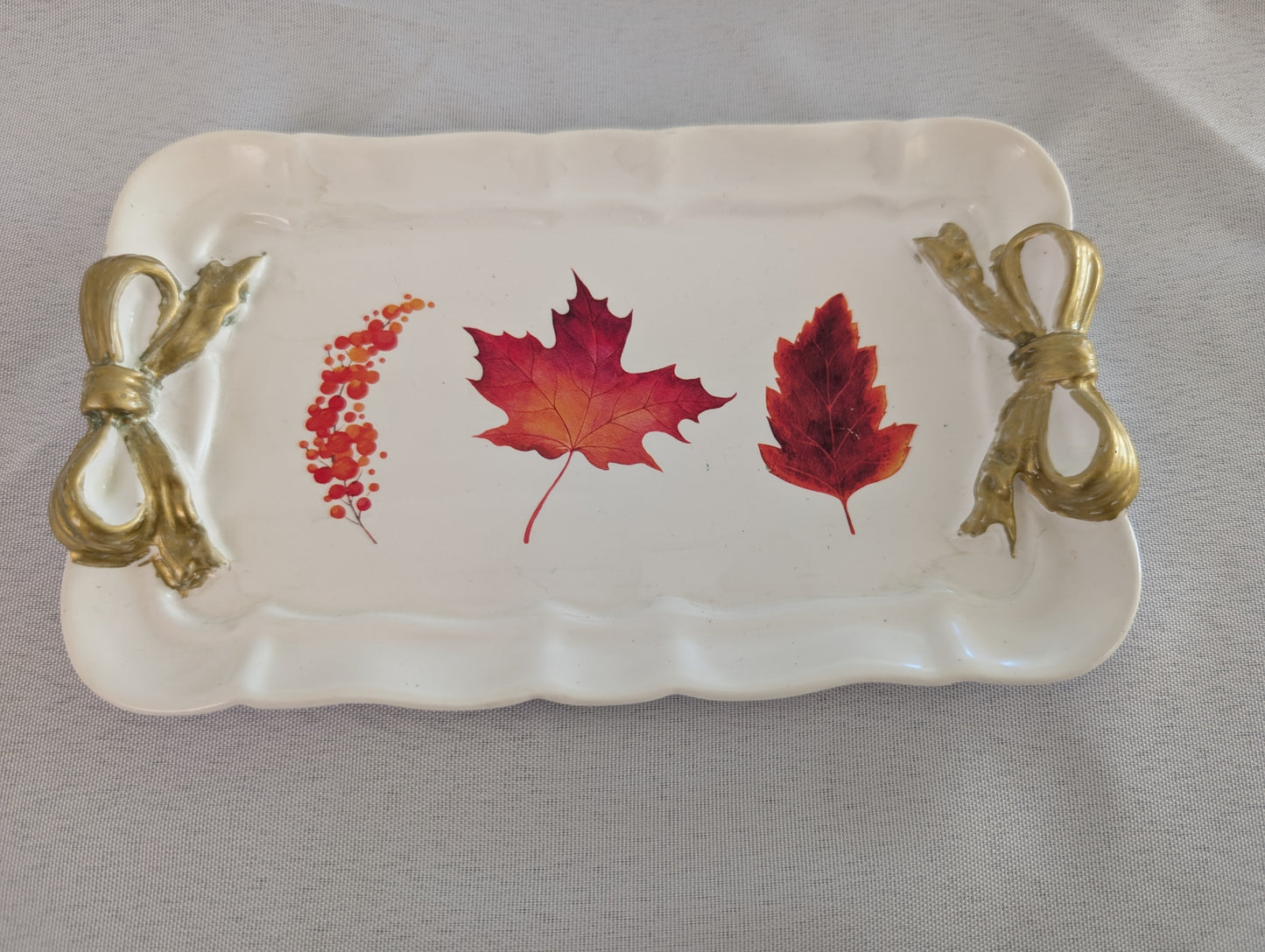 Knickknack - Resin rectangle trinket tray with bows