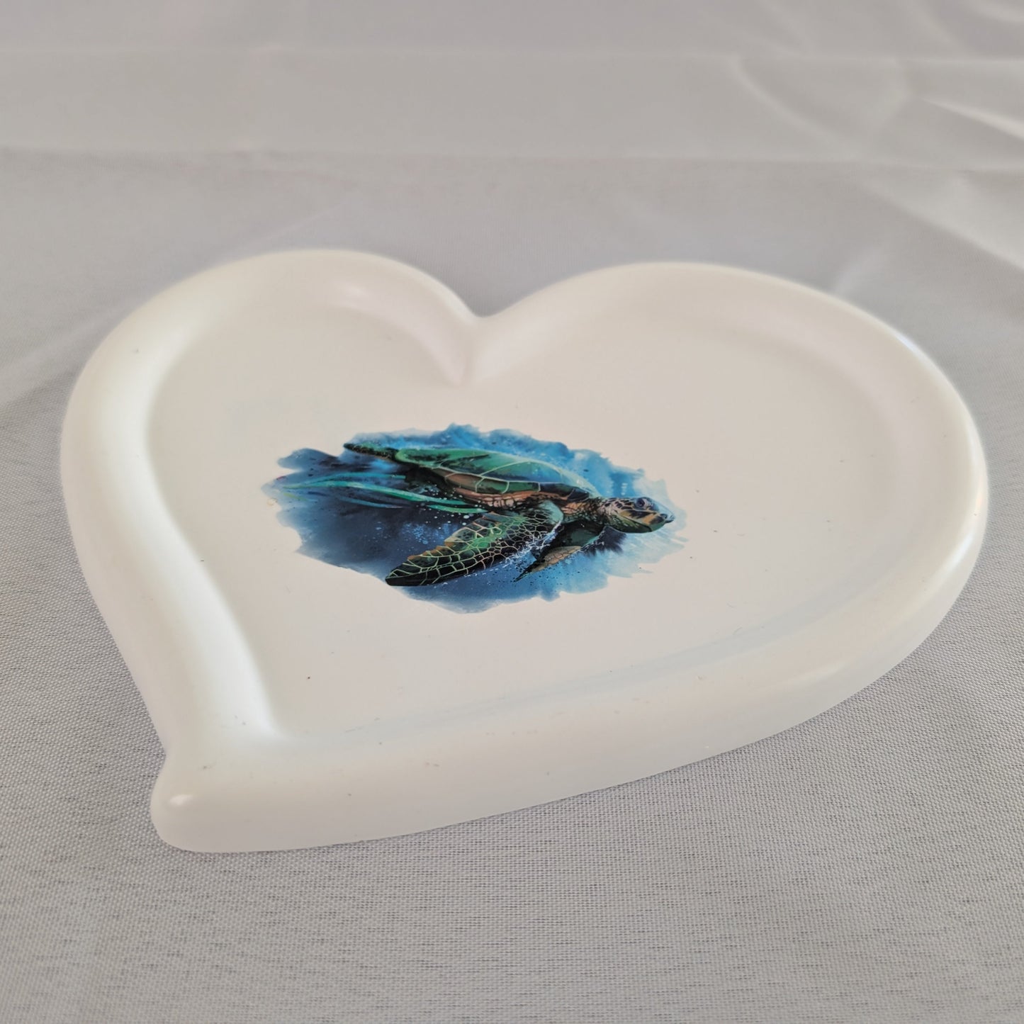 Knickknack - Resin large irregular heart tray