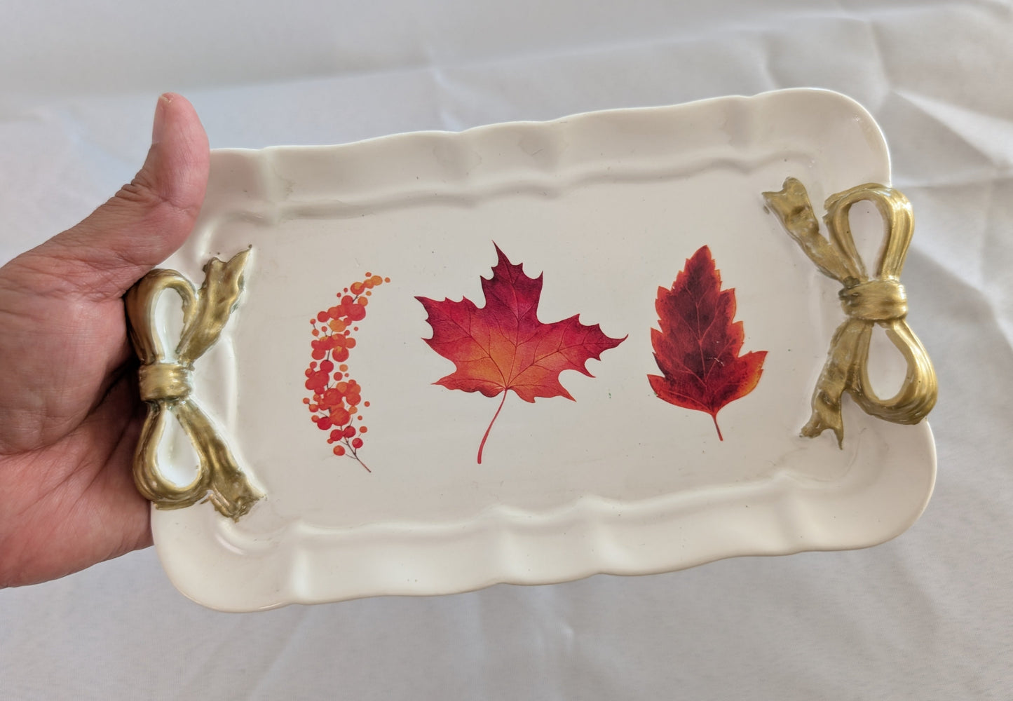 Knickknack - Resin rectangle trinket tray with bows