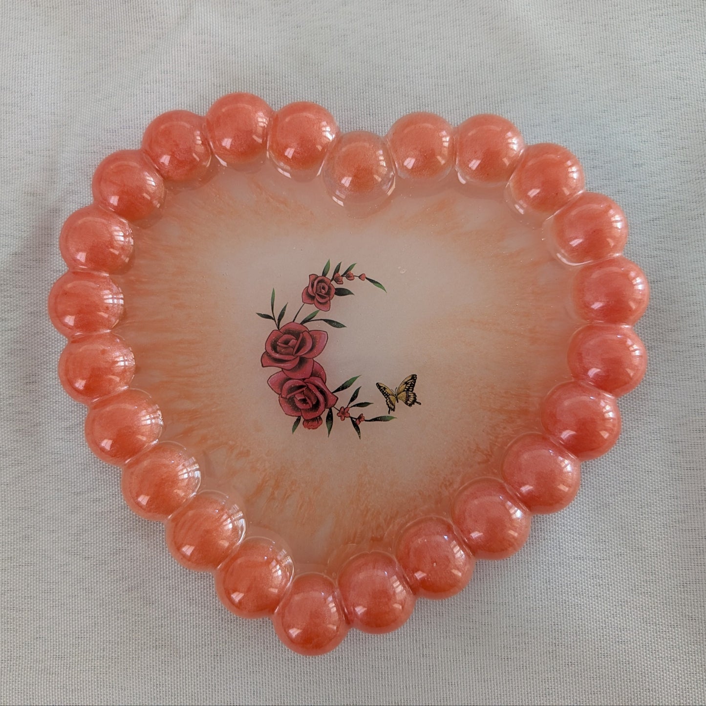 Knickknack - Resin heart trinket tray