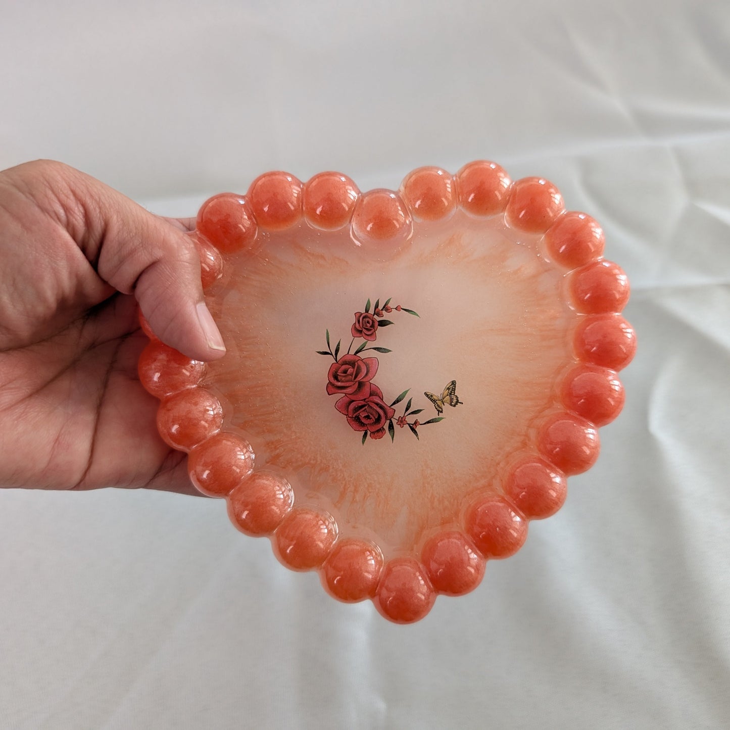 Knickknack - Resin heart trinket tray