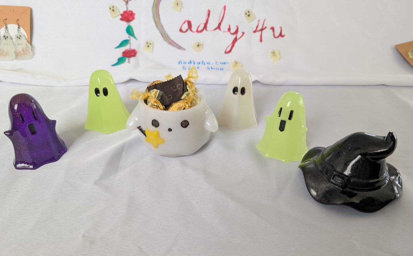 Knickknack - Resin ghost trinket with hat lid