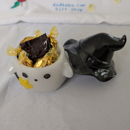 Knickknack - Resin ghost trinket with hat lid