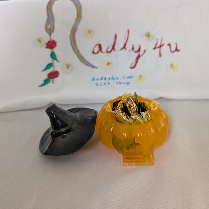 Knickknack - Resin pumpkin house trinket with hat lid