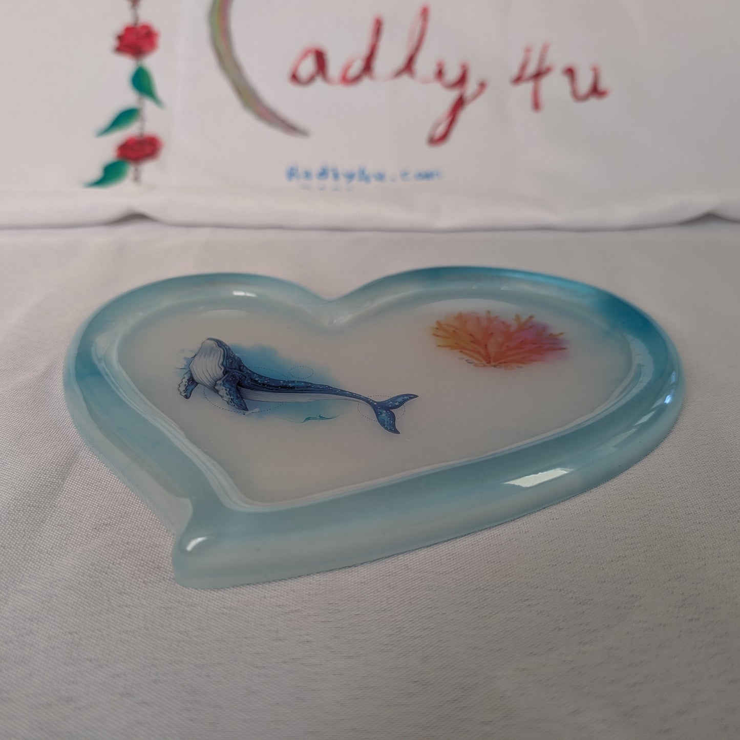 Knickknack - Resin large irregular heart tray