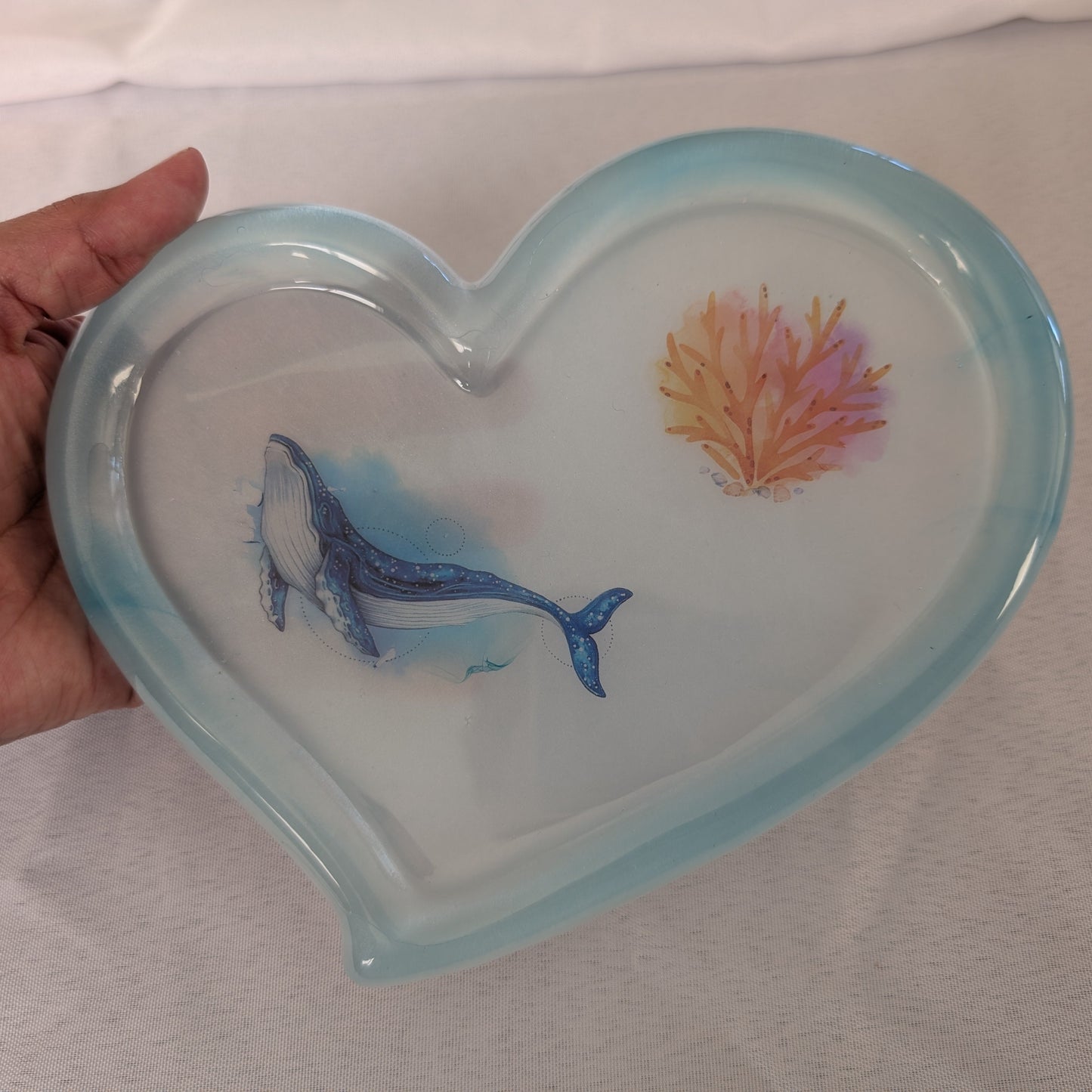 Knickknack - Resin large irregular heart tray
