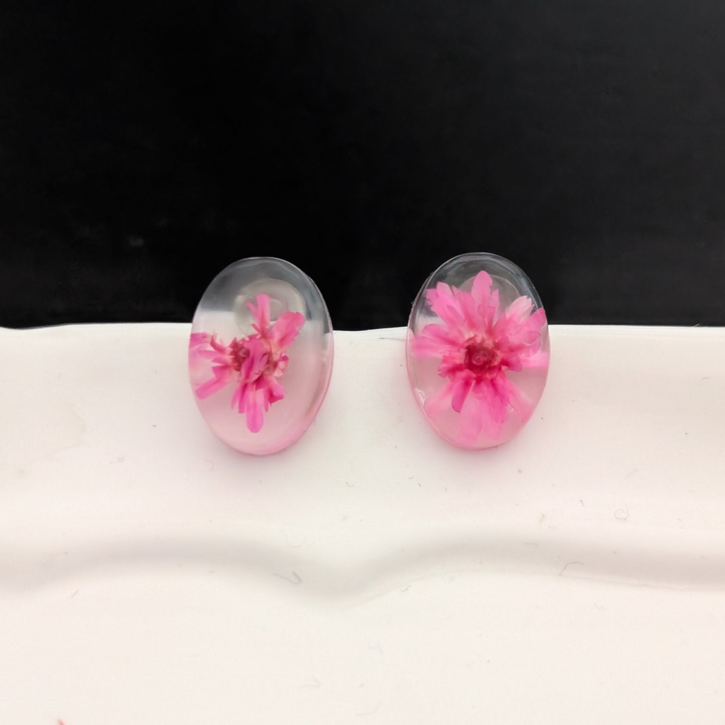 Earrings - Dried flowers Resin studs