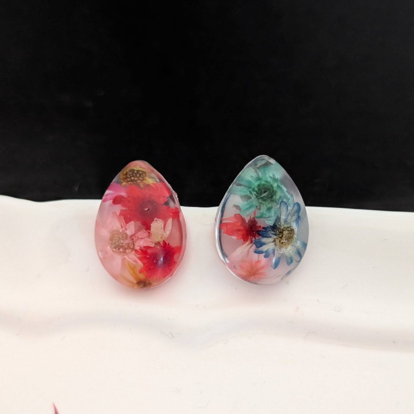 Earrings - 3D Dried flowers Resin on post