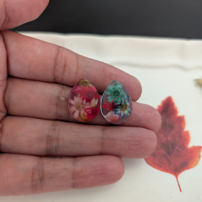 Earrings - 3D Dried flowers Resin on post