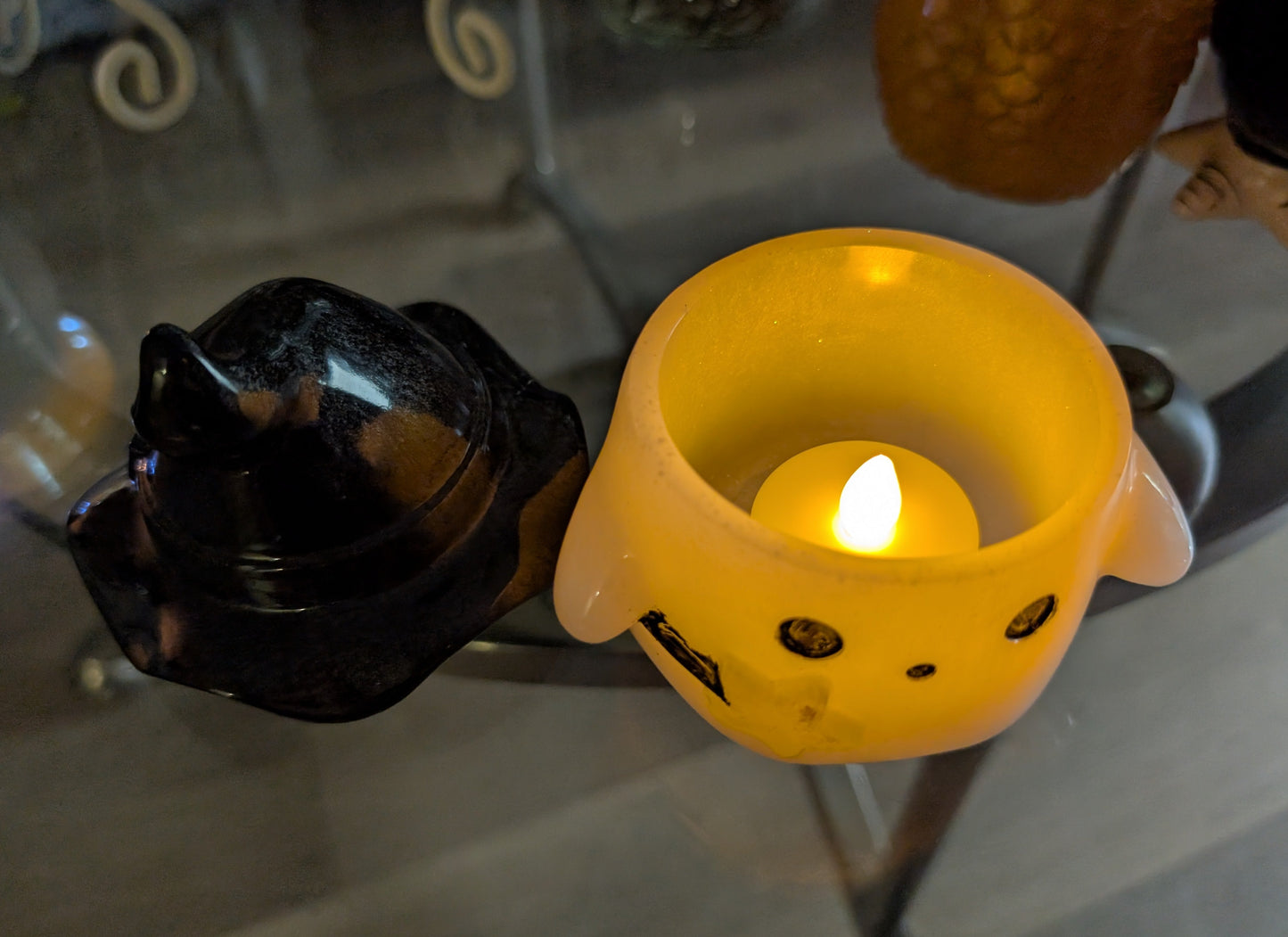 Knickknack - Resin ghost trinket with hat lid