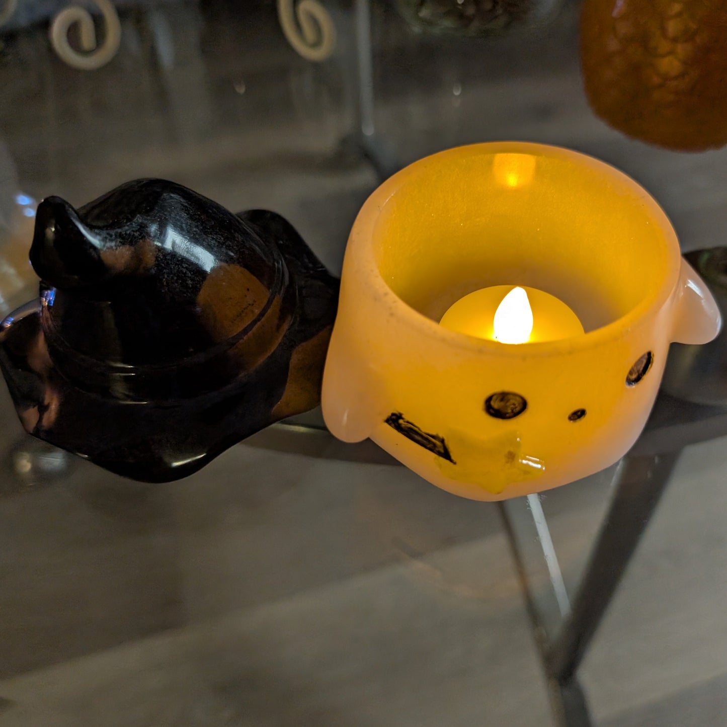 Knickknack - Resin ghost trinket with hat lid