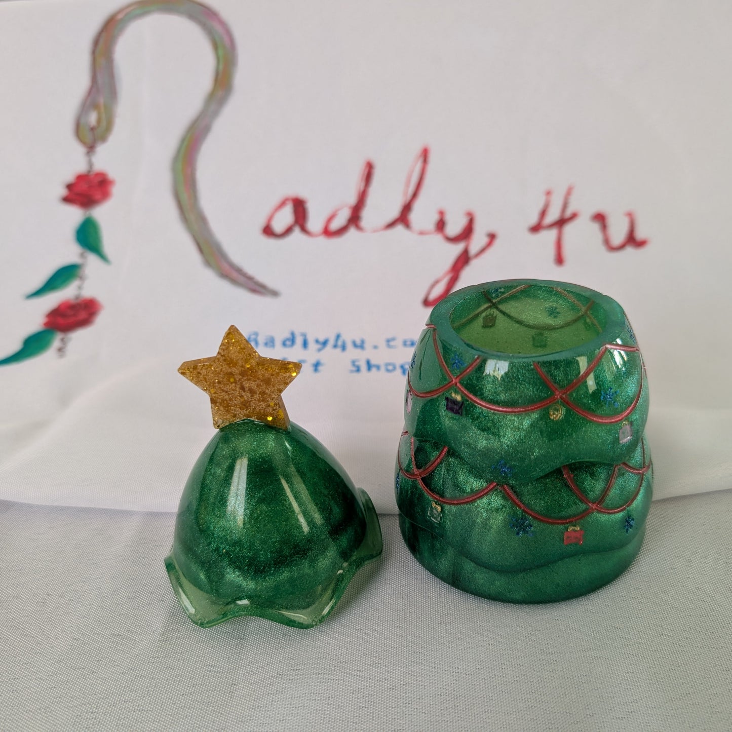 Knickknack - Resin Christmas tree trinket with lid