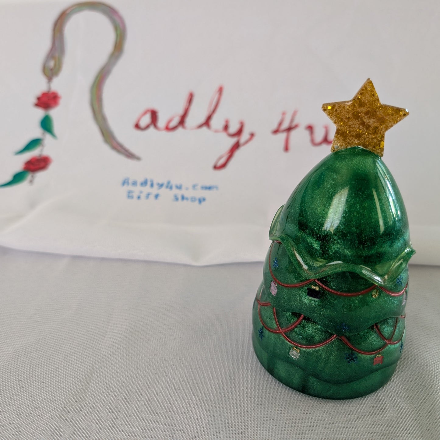 Knickknack - Resin Christmas tree trinket with lid