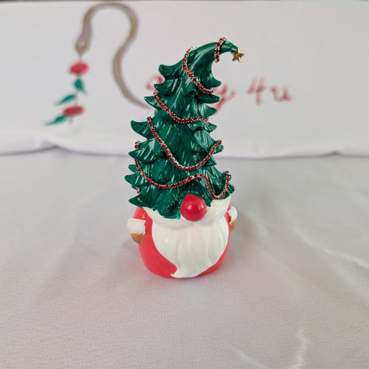 Knickknack - Resin Gnome with Christmas tree