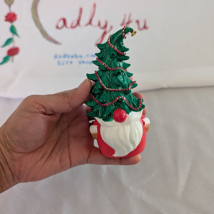 Knickknack - Resin Gnome with Christmas tree