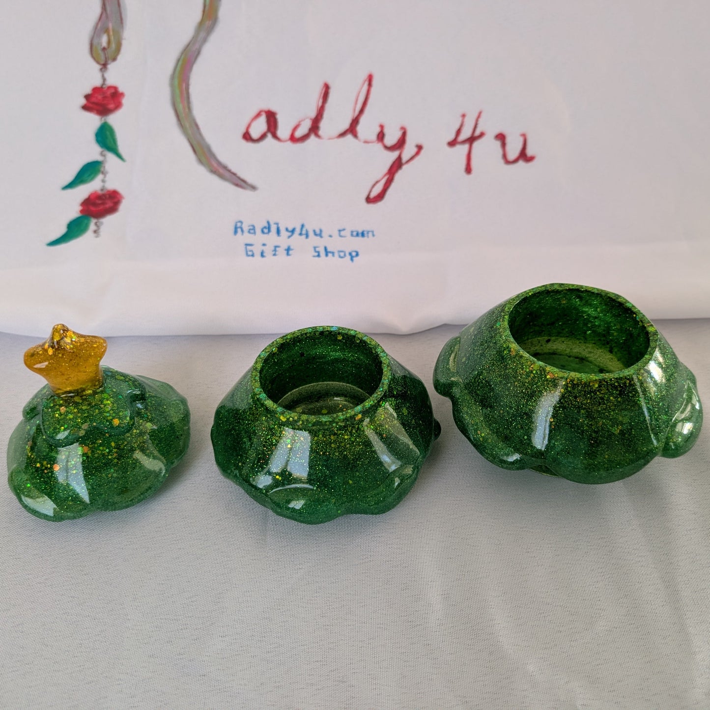 Knickknack - Resin Christmas tree trinket 3 part