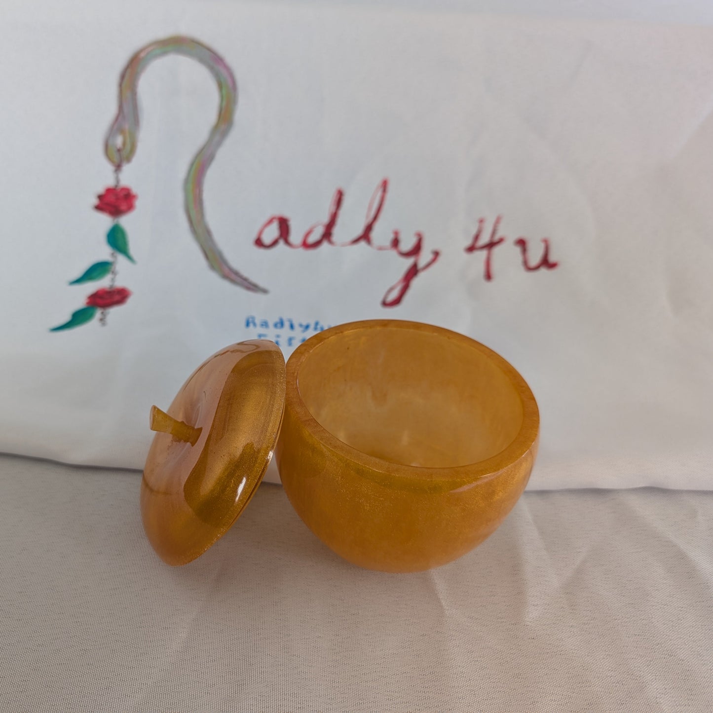 Resin apple trinket with lid