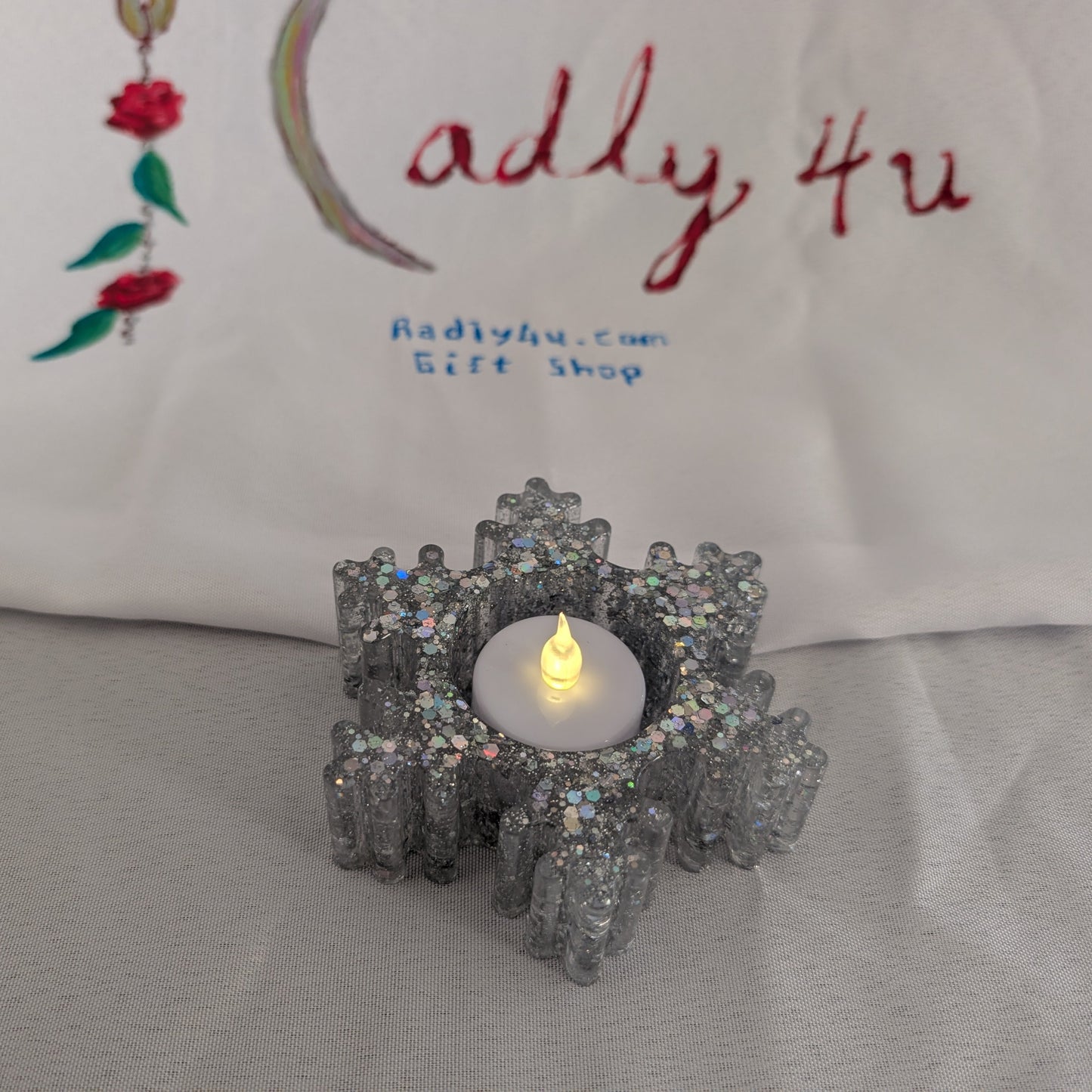 Knickknack - Resin Snowflake tea light/trinket holder
