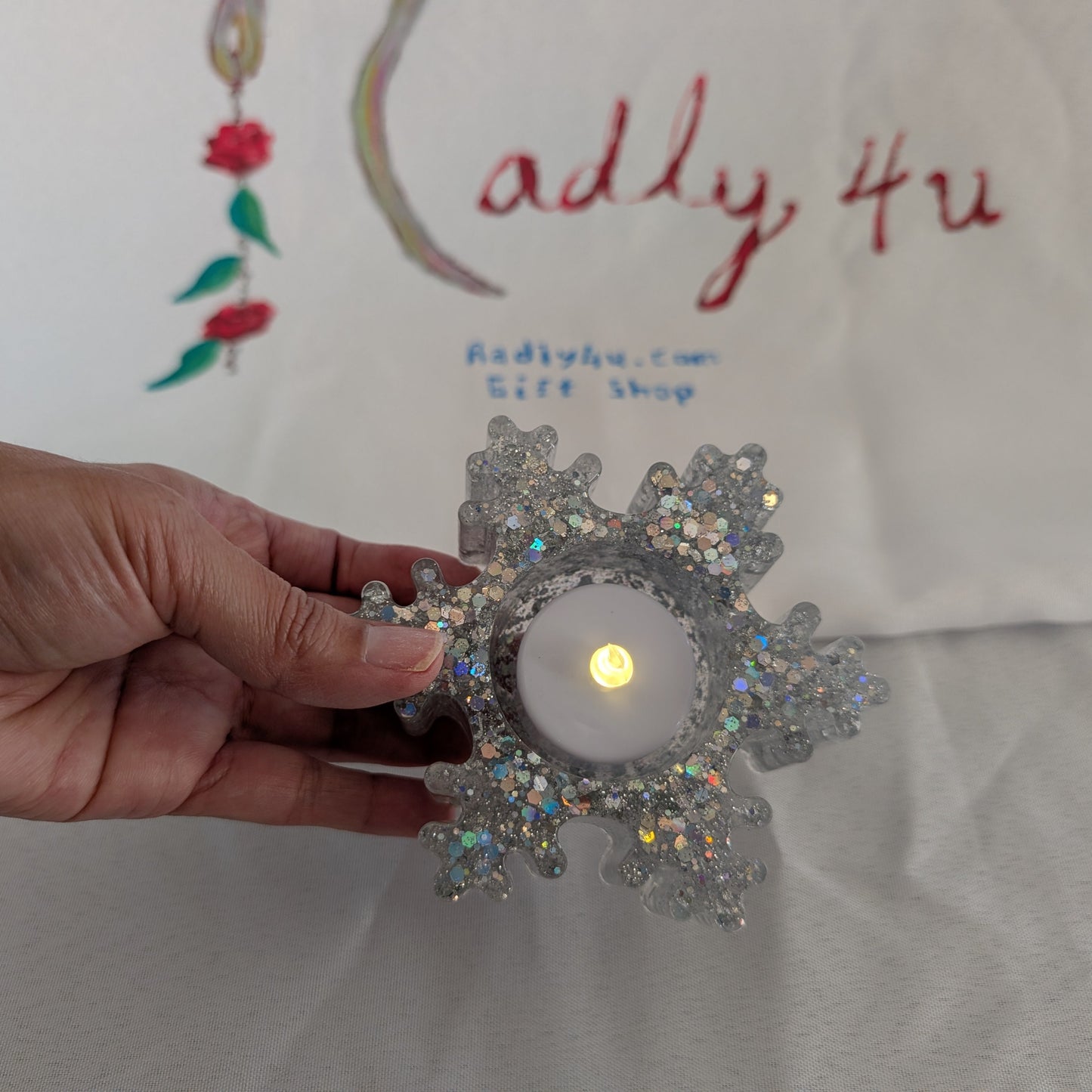 Knickknack - Resin Snowflake tea light/trinket holder