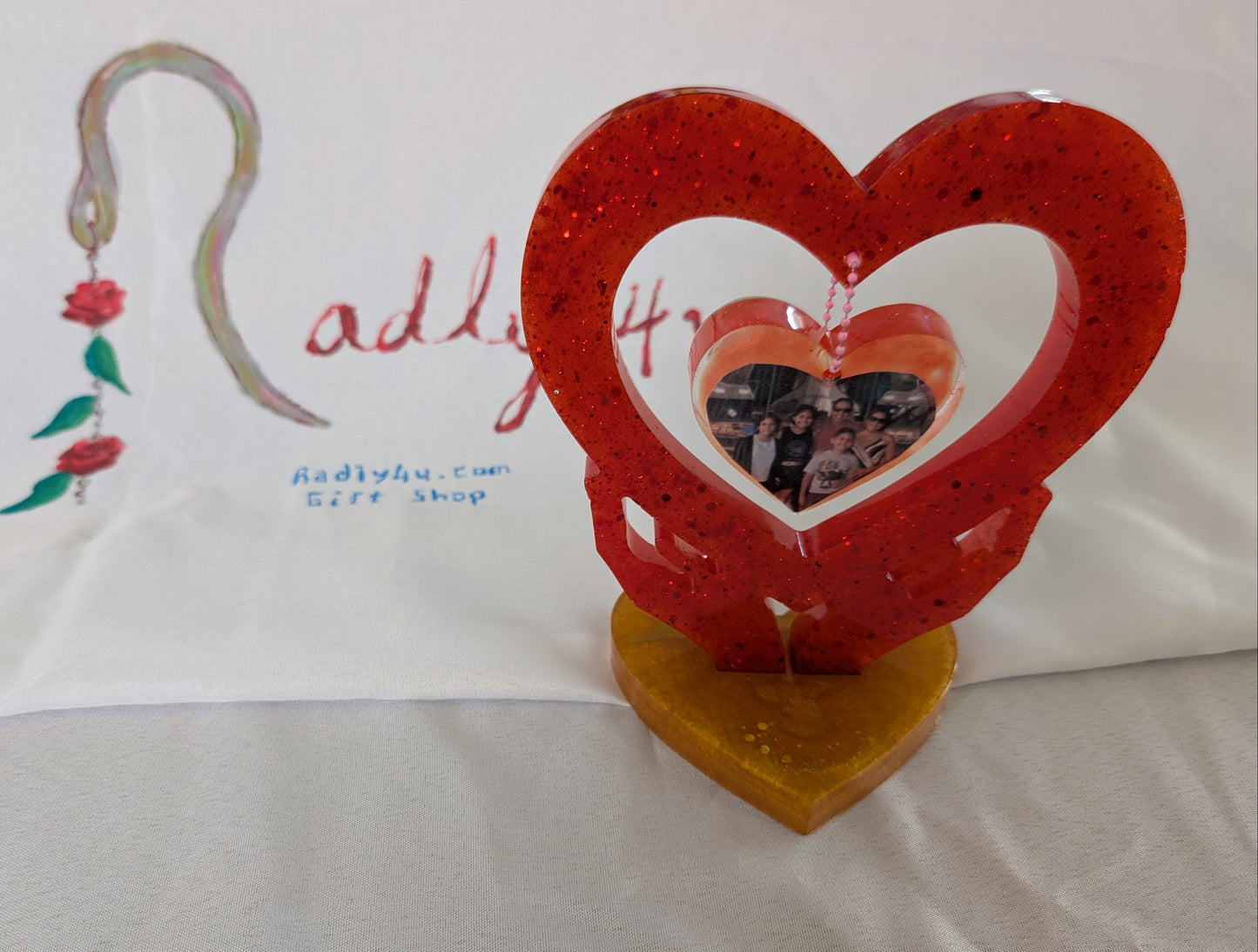 Knickknack - Hands with heart photo (custom)