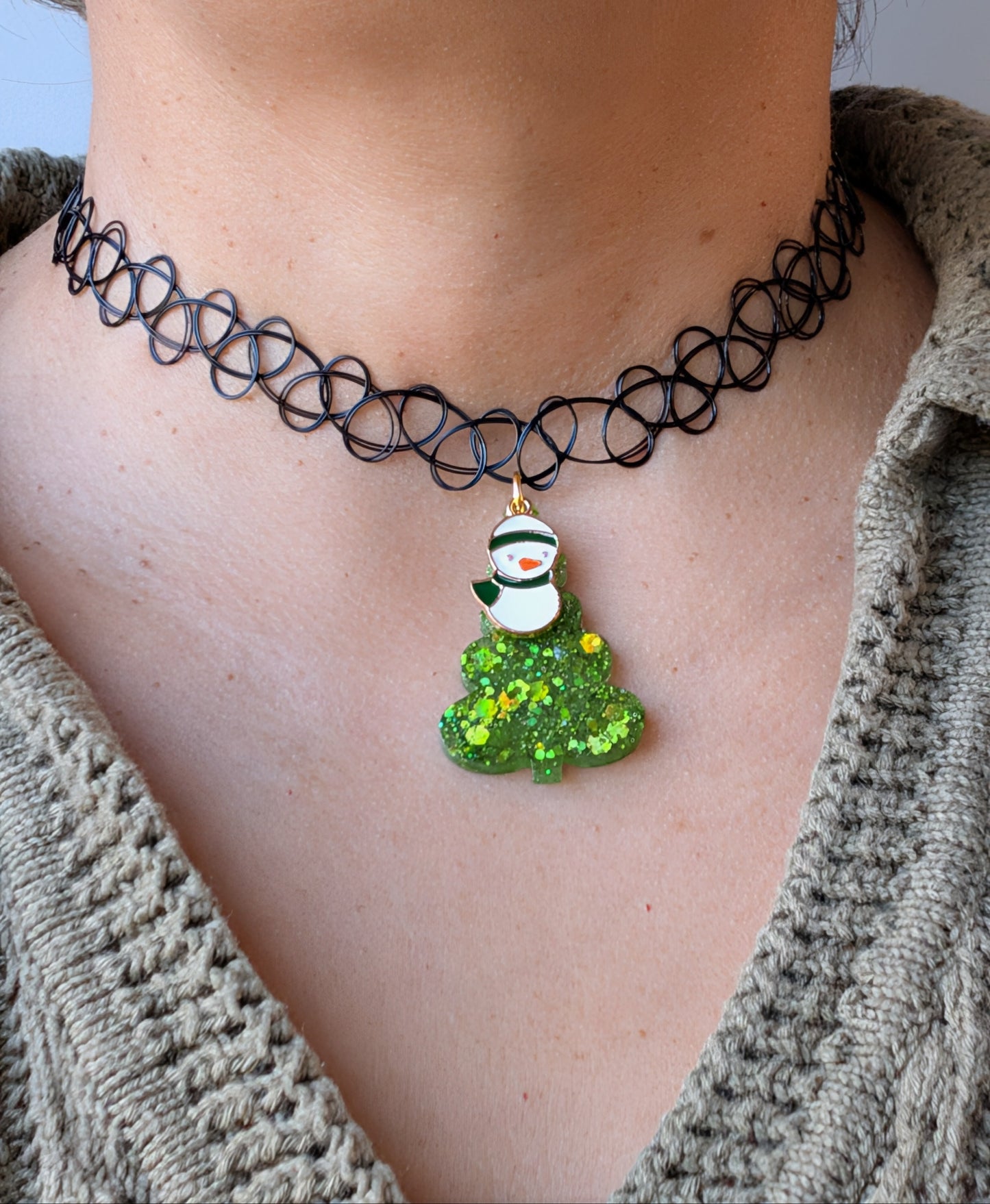 Necklace - Choker Adjustable Stretchy Elastic Necklace with resin holiday pendant and charm