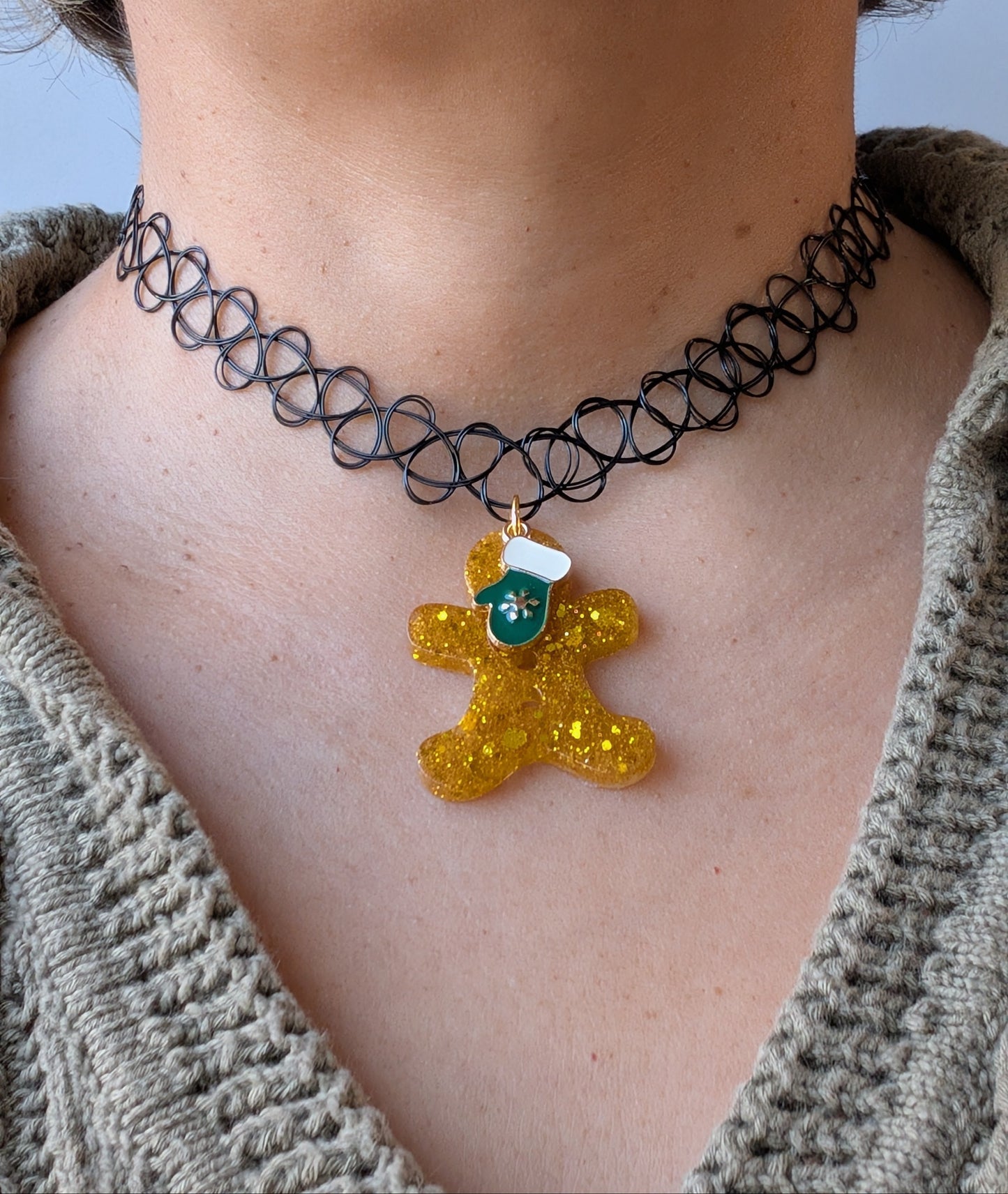 Necklace - Choker Adjustable Stretchy Elastic Necklace with resin holiday pendant and charm