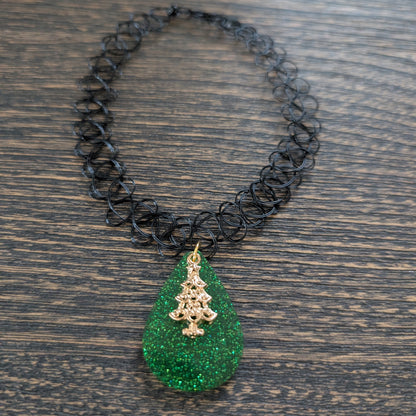 Necklace - Choker Adjustable Stretchy Elastic Necklace with resin holiday pendant and charm