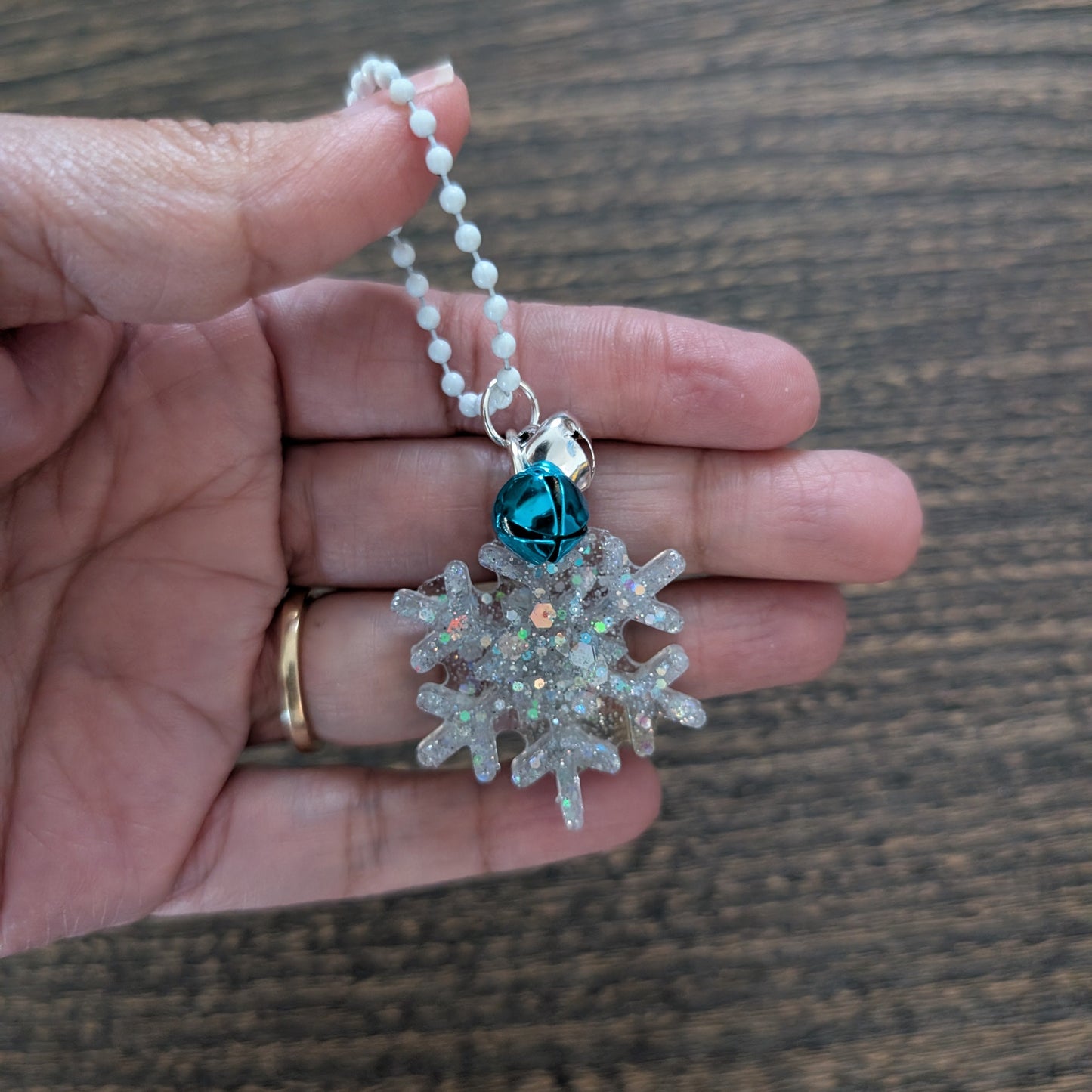 Keychain - Resin snowflake with jingle bells