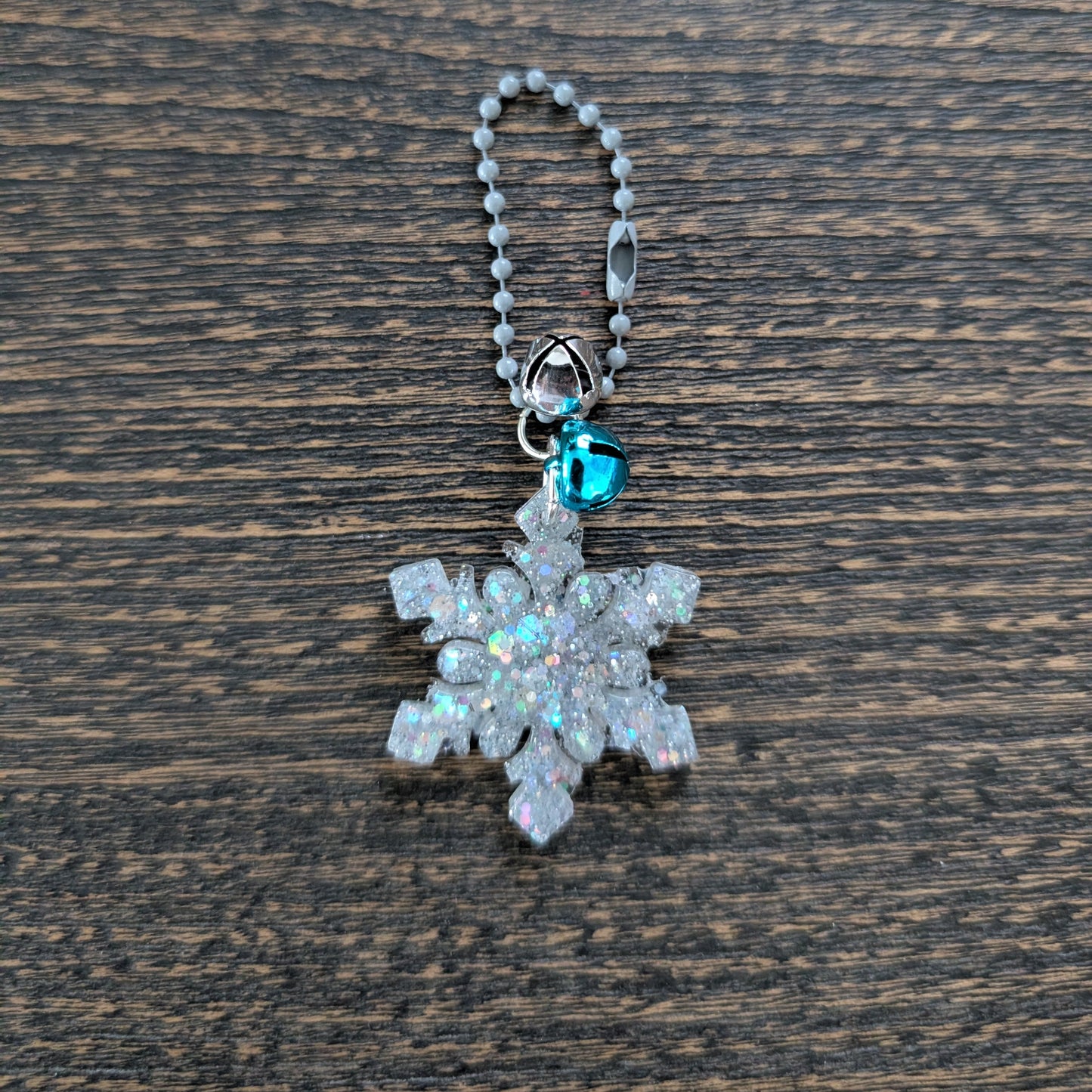 Keychain - Resin snowflake with jingle bells