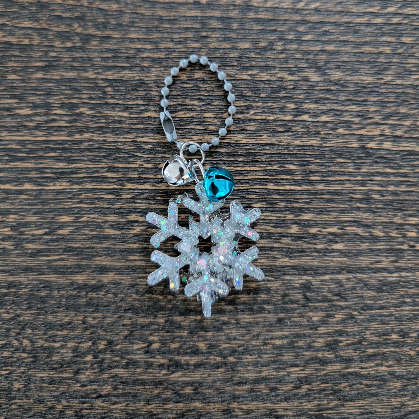Keychain - Resin snowflake with jingle bells