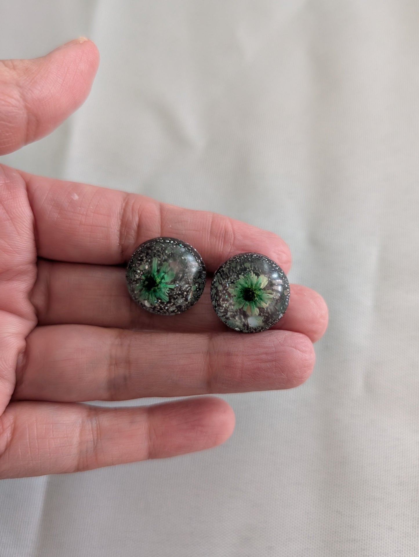 Earrings - 3D Dried flowers Resin on post