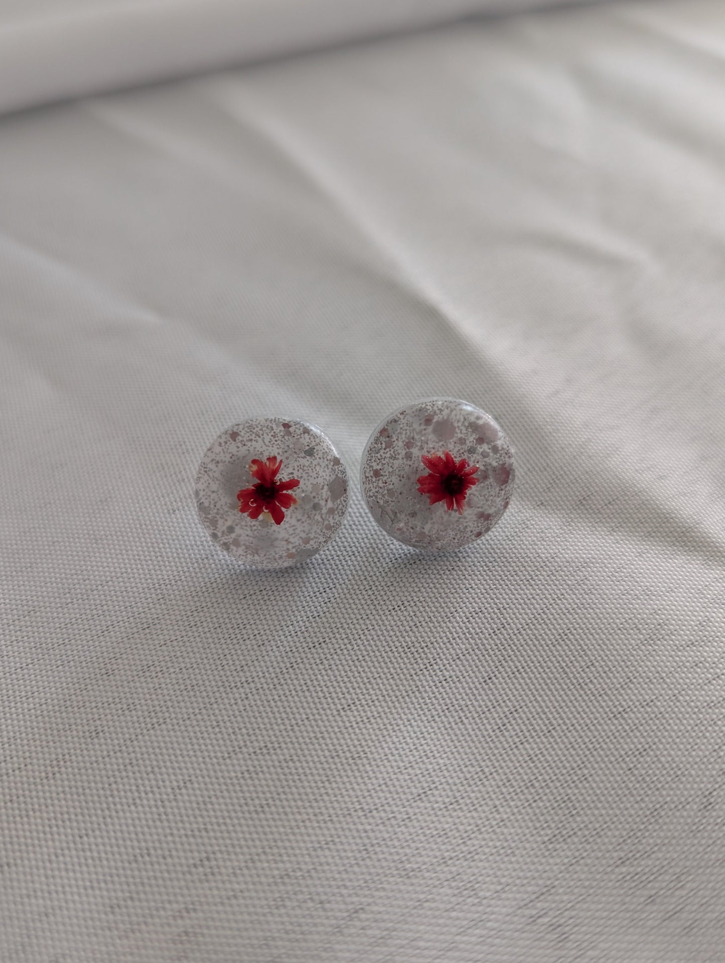 Earrings - 3D Dried flowers Resin on post