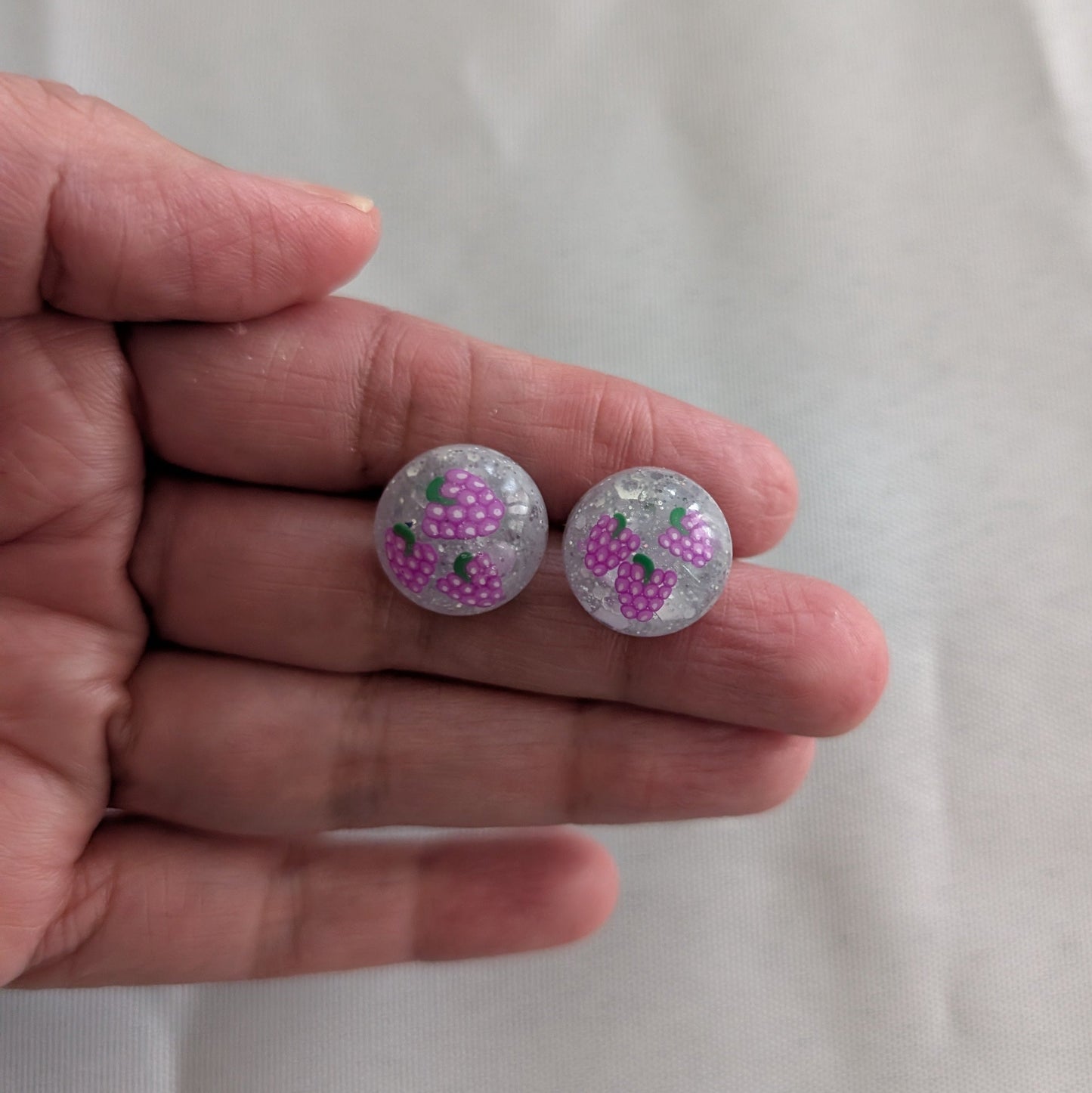 Earrings - Purple grapes Resin studs