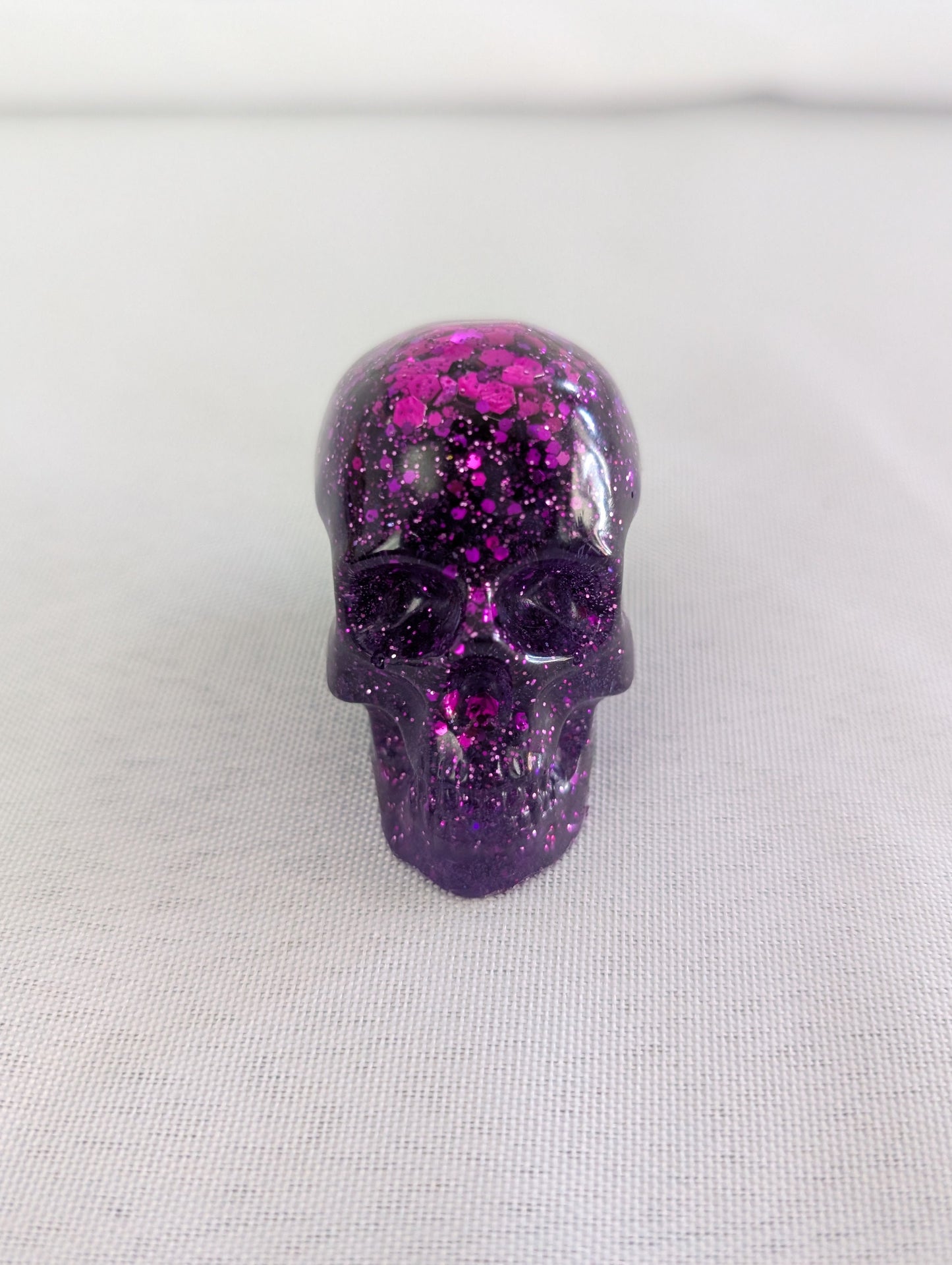 Small resin skull trinket