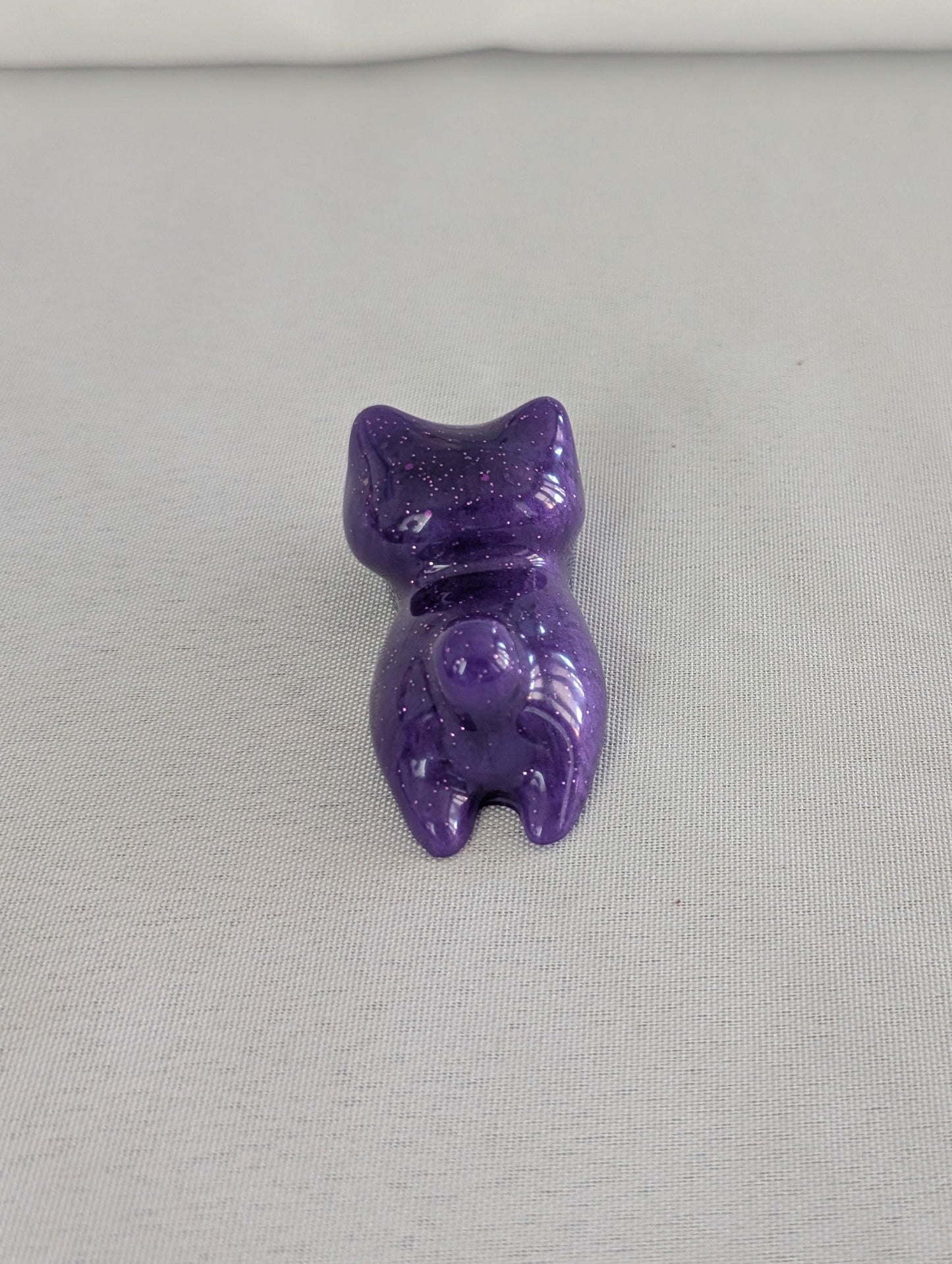 Resin small purple cat trinket