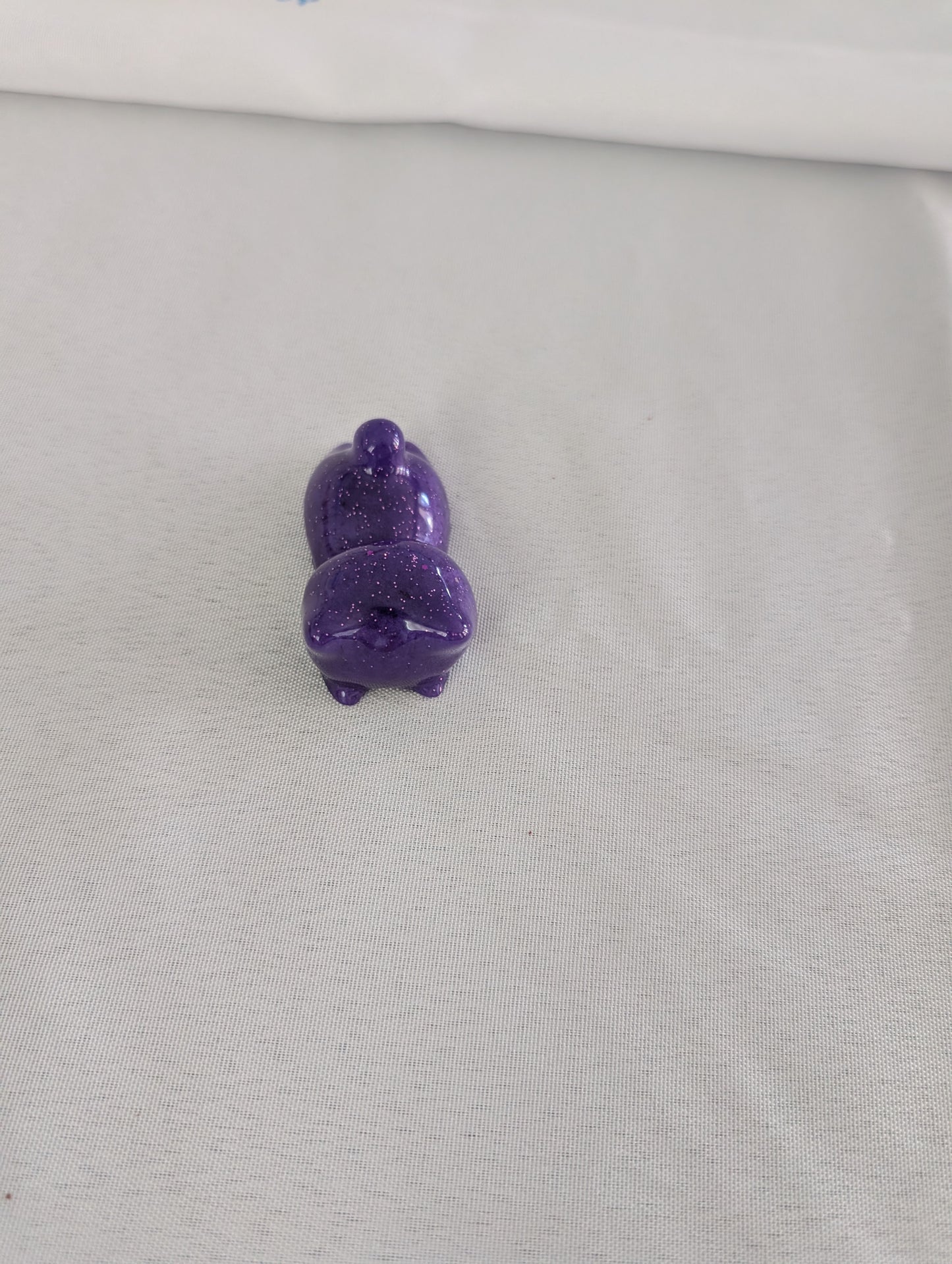 Resin small purple cat trinket