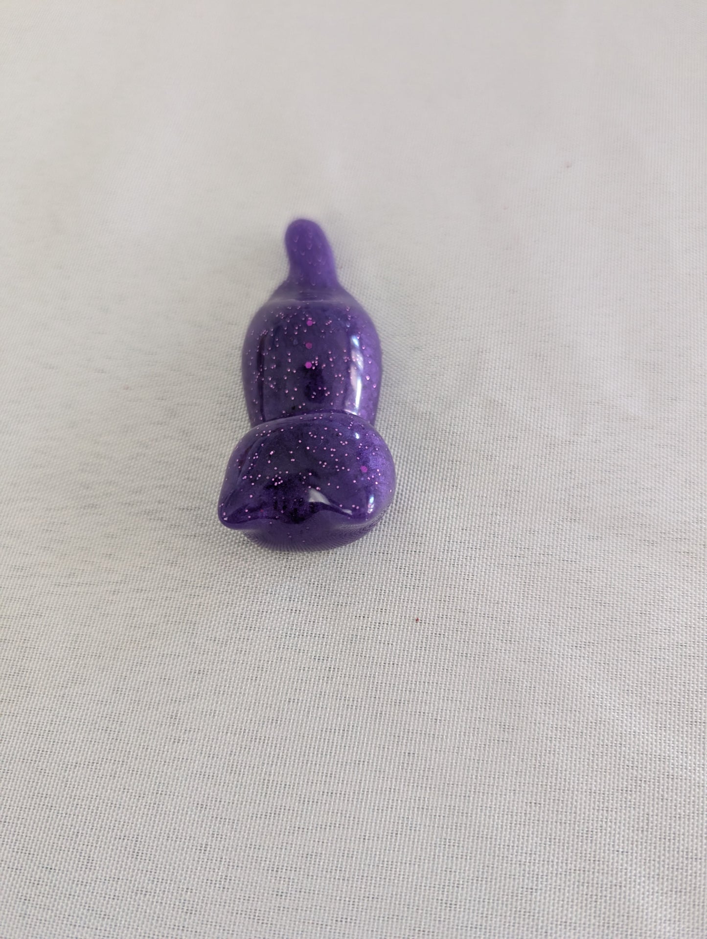 Resin small purple cat trinket