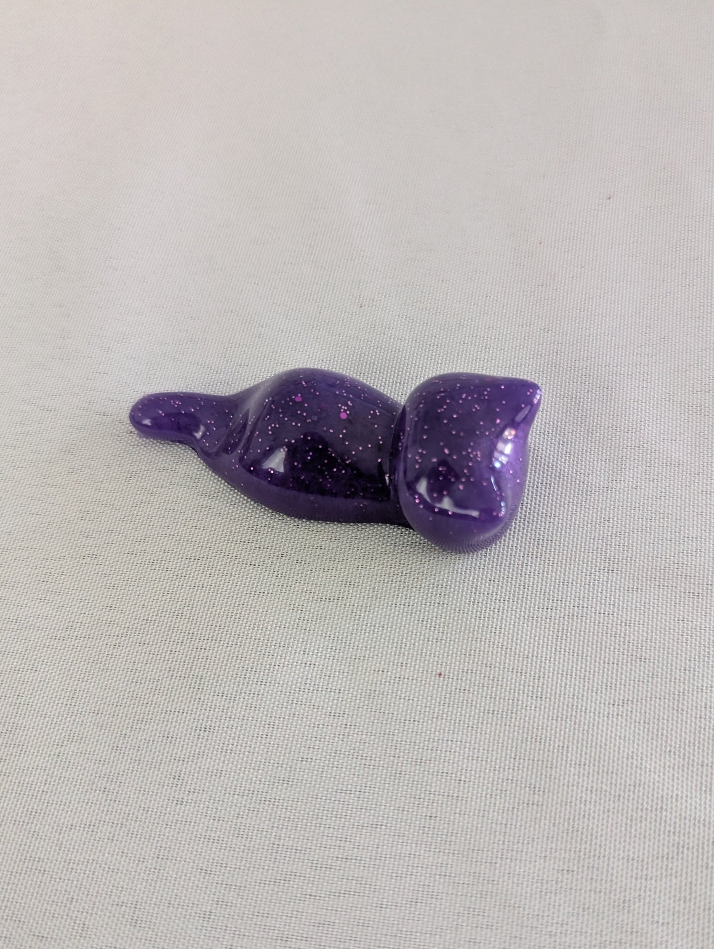 Resin small purple cat trinket