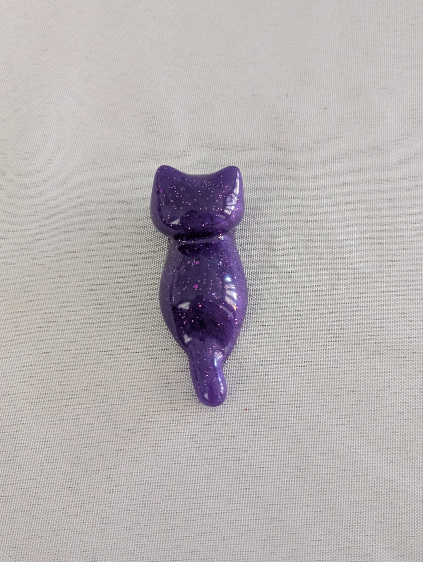 Resin small purple cat trinket