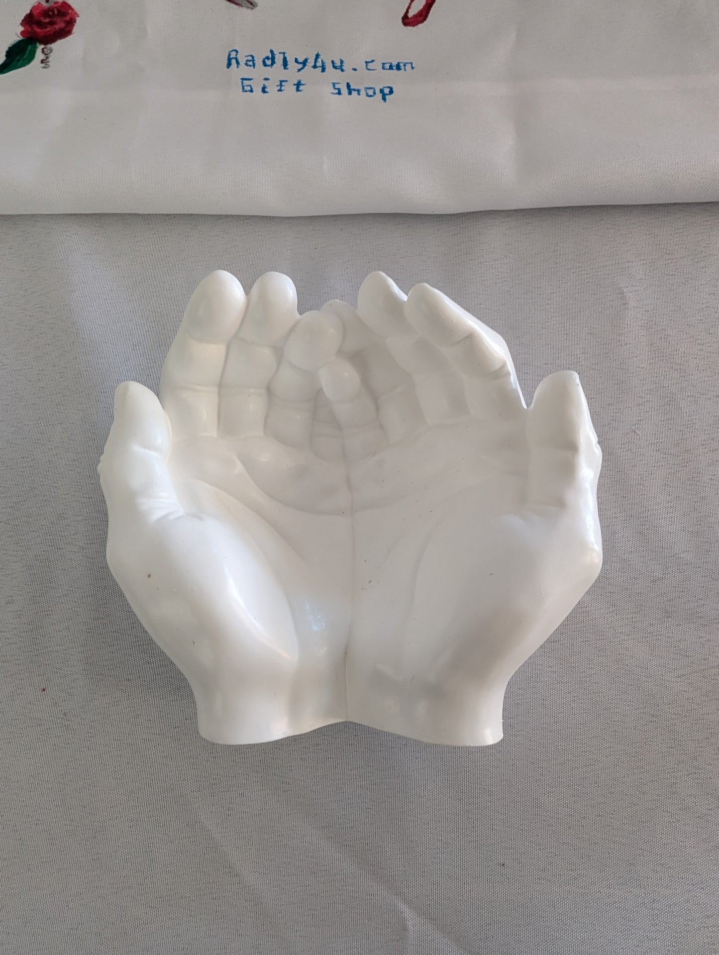 Resin Reaching Hands Jewelry Holder – Unique Catch-all Tray for Rings & Keys