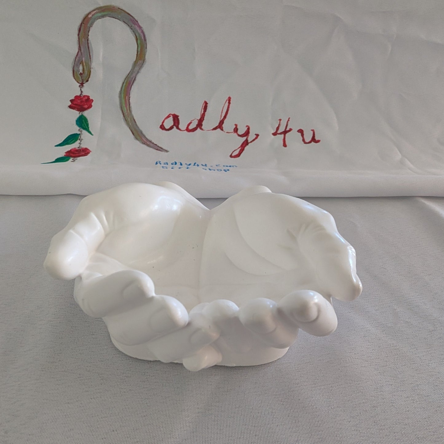 Resin Reaching Hands Jewelry Holder – Unique Catch-all Tray for Rings & Keys