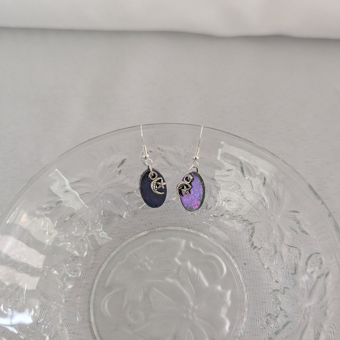 Earrings - Resin small oval with silver charm on 925 silver hook