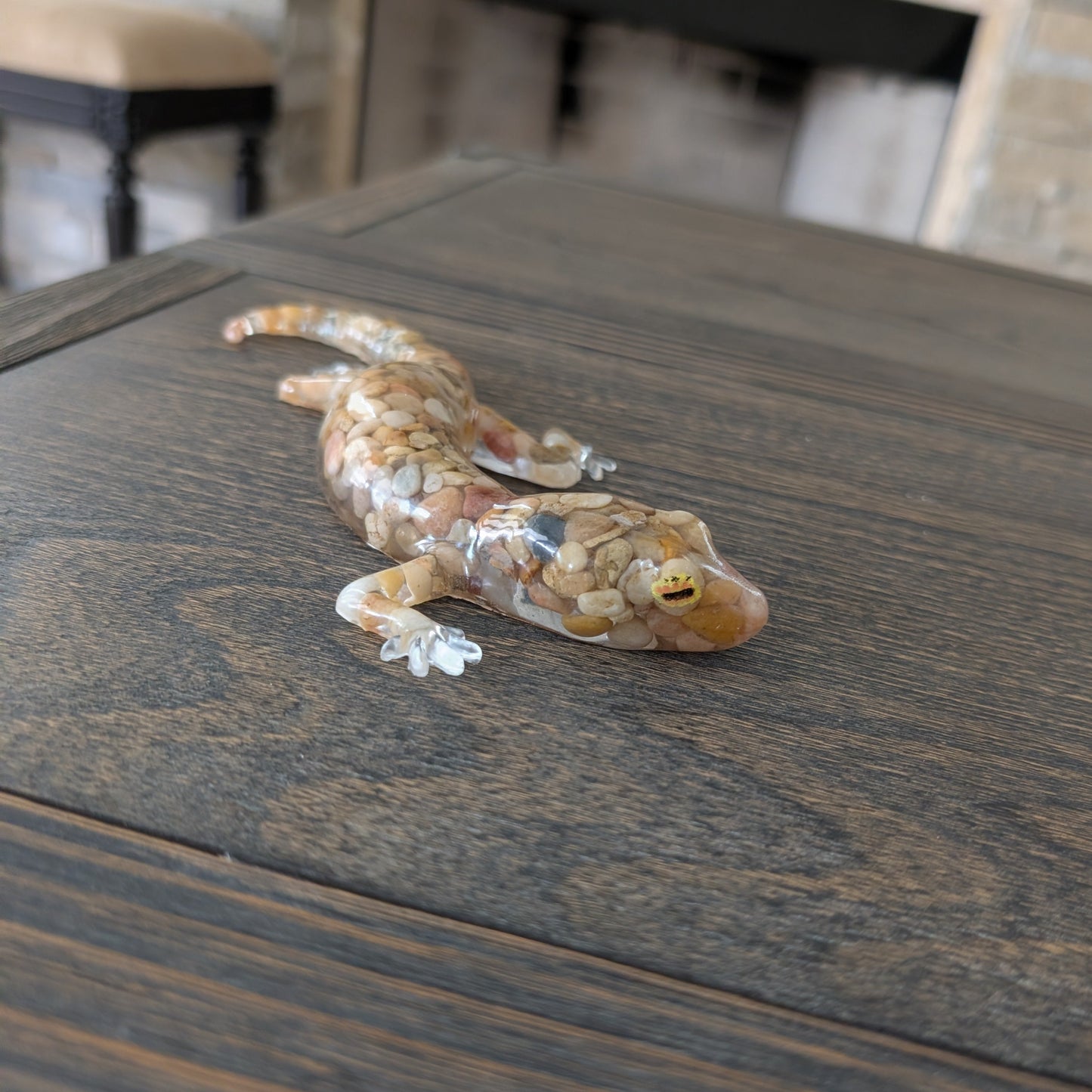 9-Inch Resin Lizard Knickknack – Hand-Painted Trinket for Animal Lovers