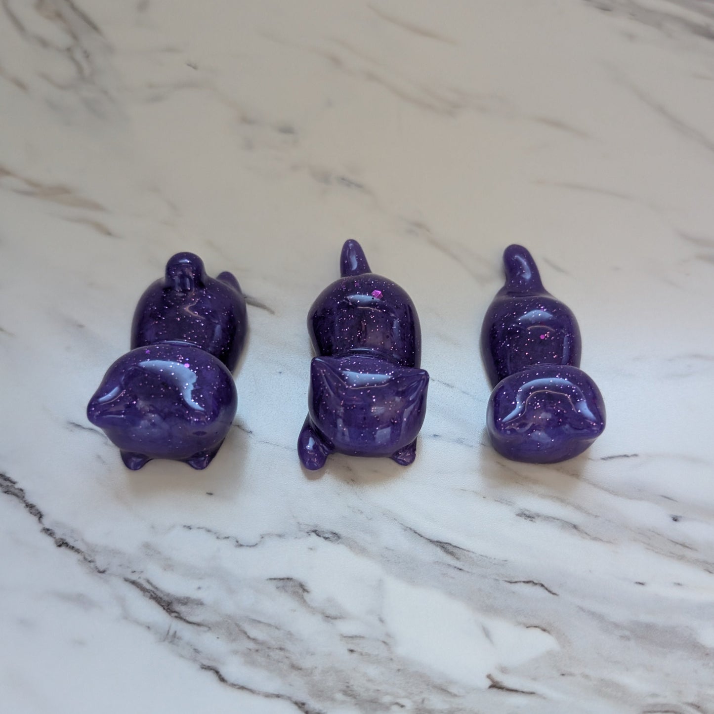 Resin small purple cat trinket