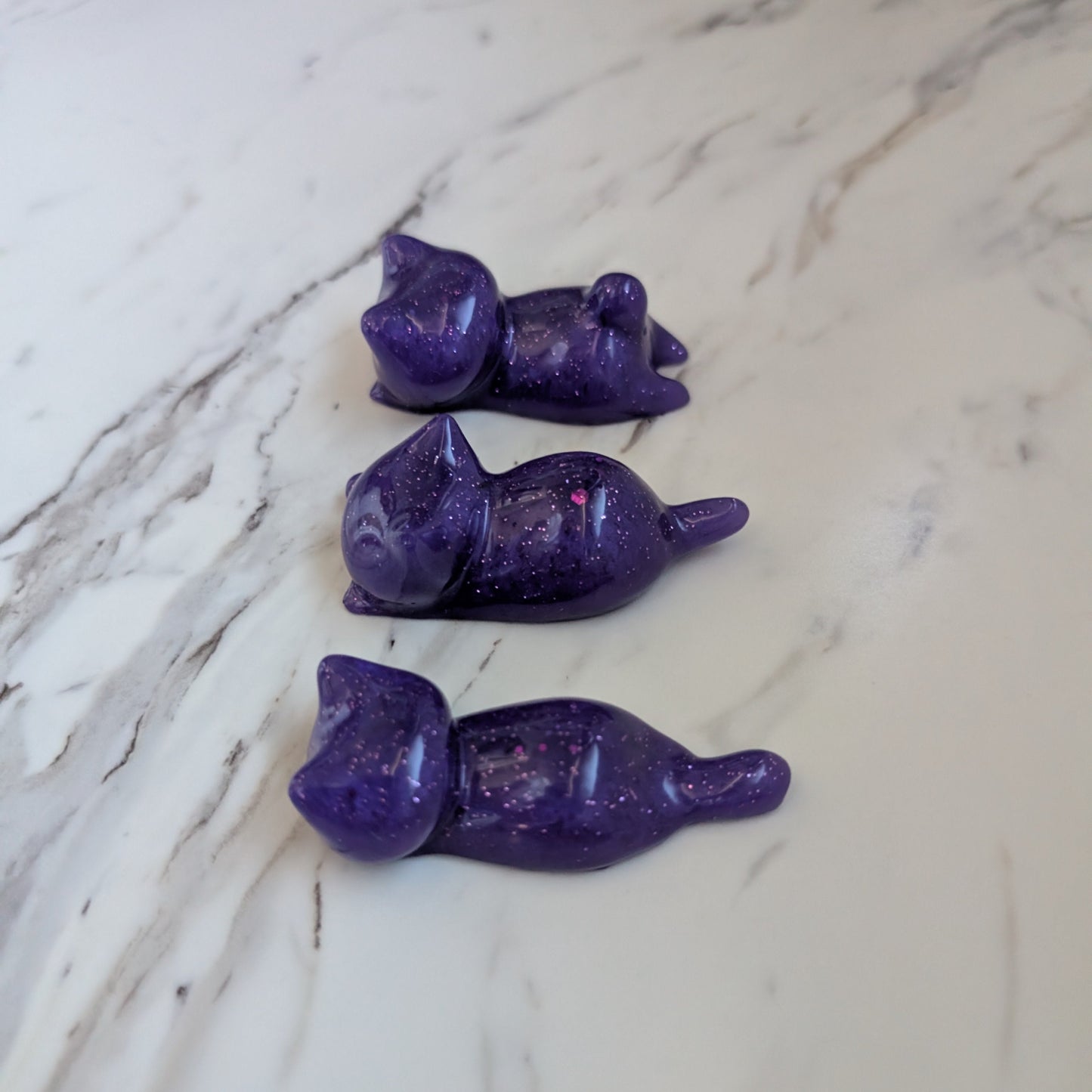 Resin small purple cat trinket