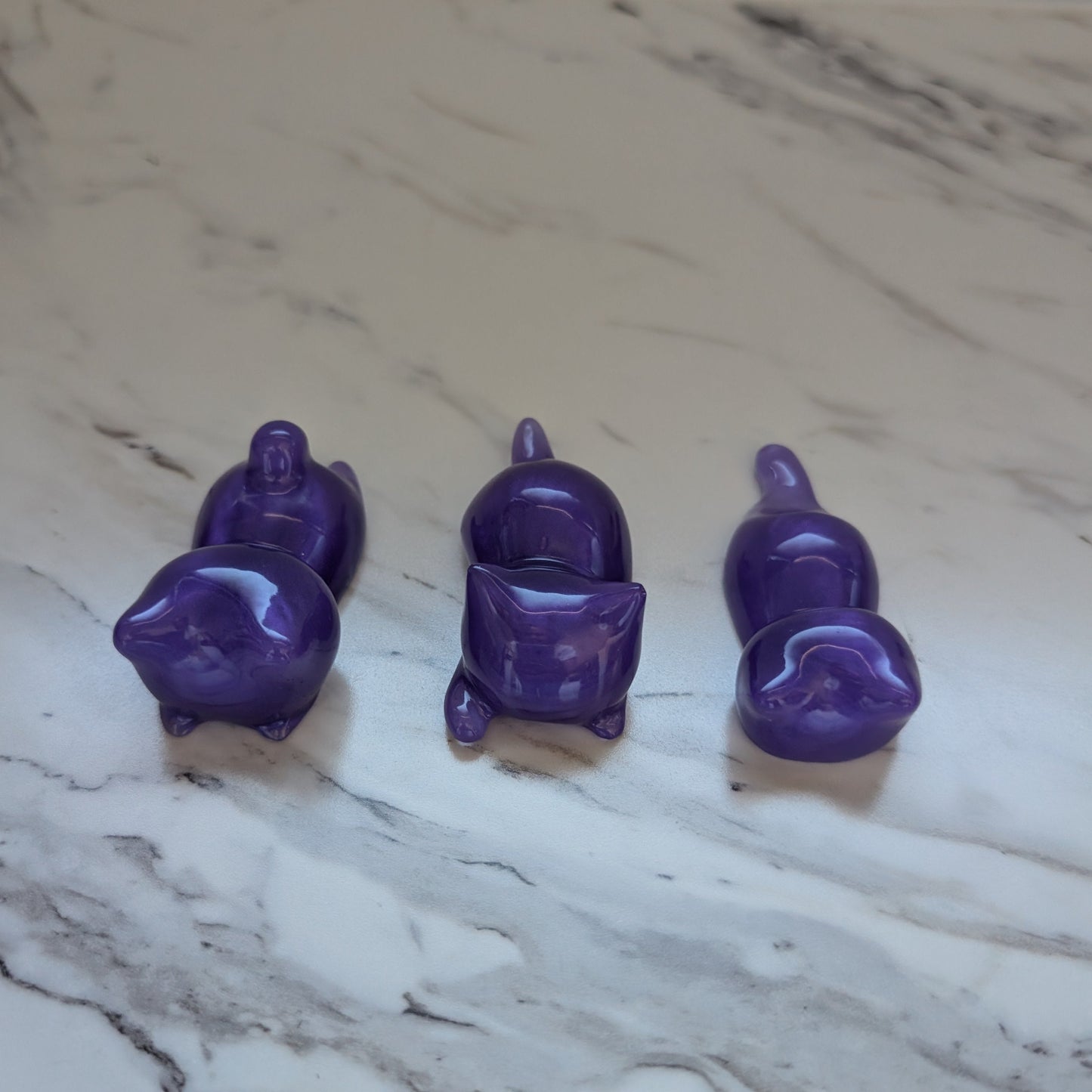 Resin small purple cat trinket