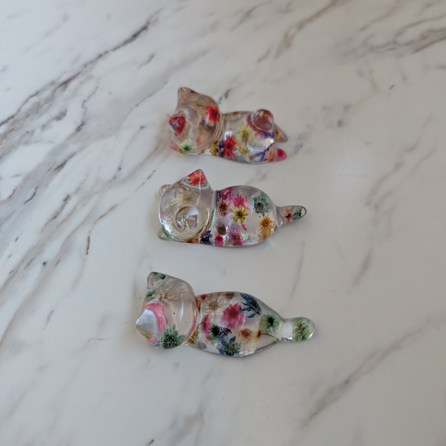 Resin small clear with flowers cat trinket